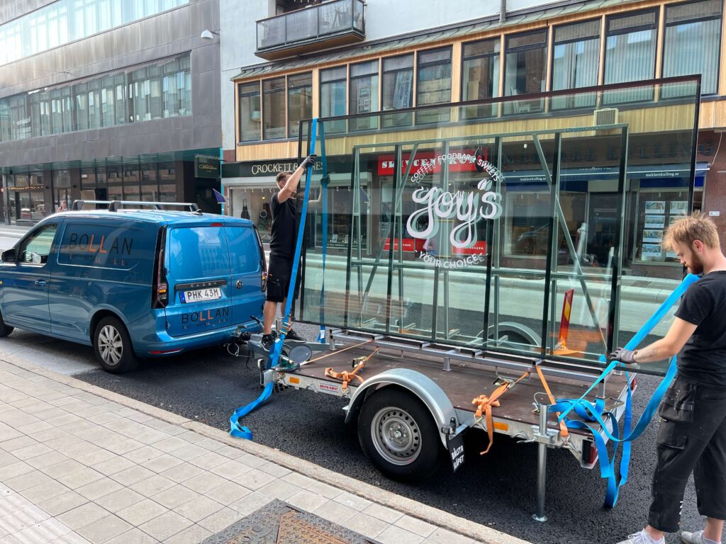 Transport av glas till Kv Sala i Uppsala