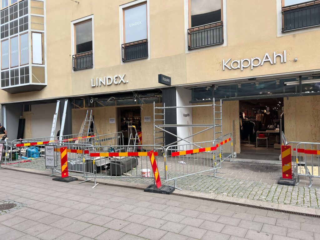 Montering av glas vid Kv Kransen